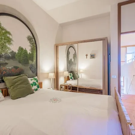 Smeralda Apartment *